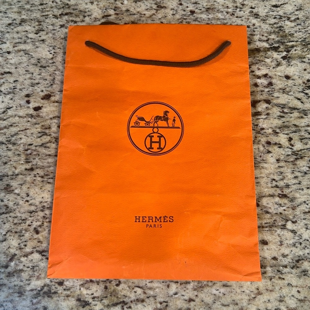 HERMÈS Shopping Gift Bag Has some wrinkles
8.25 x 11.25